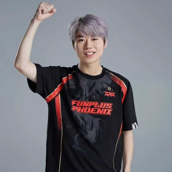 Nike x LPL: How the Swoosh Became China's Esports Jersey Standard